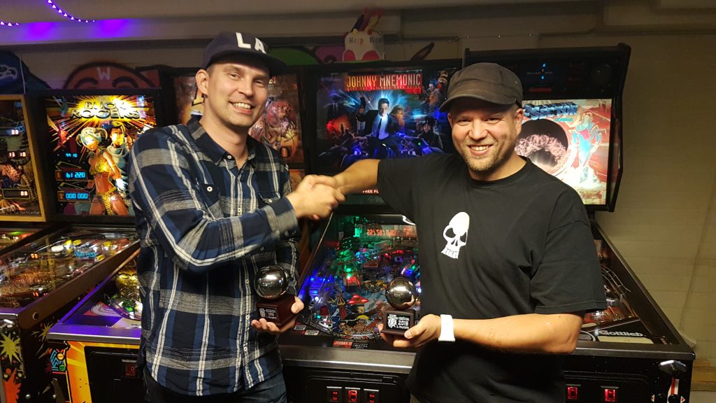 Teemu Into voittajana vasemmalla ja Mikko Kemppainen hyvänä kakkosena oikealla